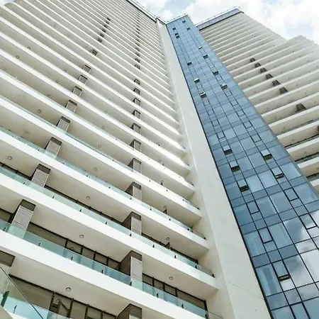 Secured Lux 1 Bedroom - Gym, Sauna, Parking - 142 Apartment *